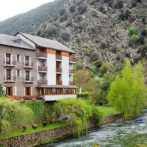 2* בית הארחה Hostal Noguera